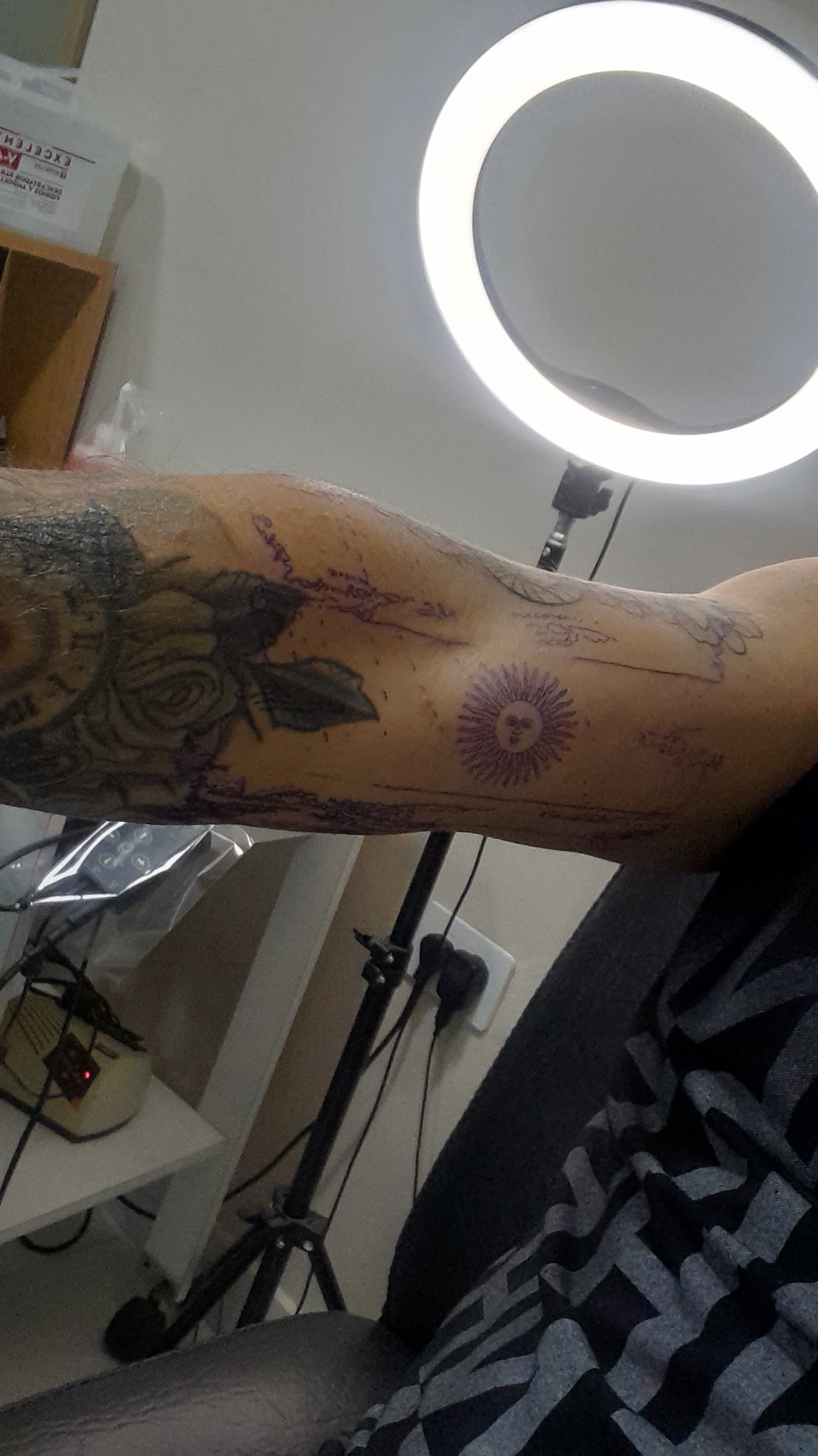 Trabajo en proceso en Estudio 2045 Tatuajes
